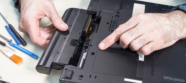Reasons why laptop battery drains quickly: Is it time to replace the laptop battery? 2 laptop battery